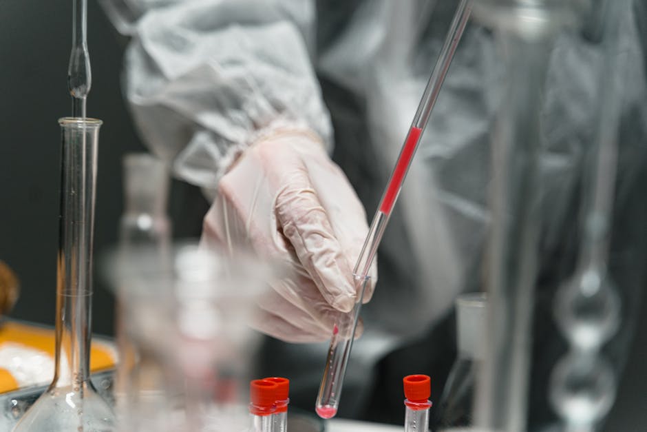 Illustration du métier de Technicien / Technicienne de laboratoire de contrôle en industrie pharmaceutique